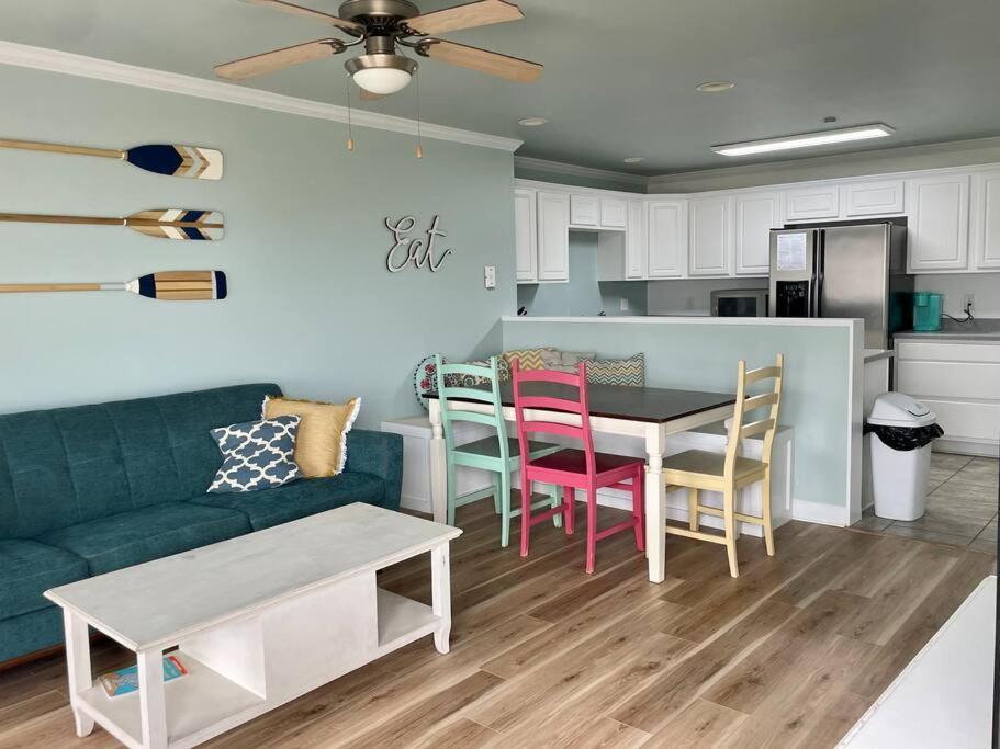 3 Bedroom Condo, Ocean Views & Short Walk To Beach! 橡树岛 外观 照片